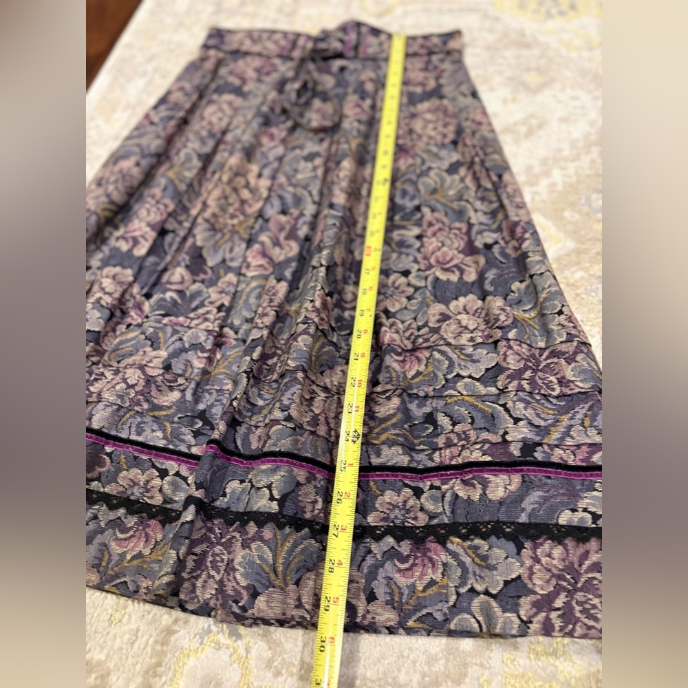 Vintage Austrian Made Tapestry Midi Skirt - Picture 6 of 10
